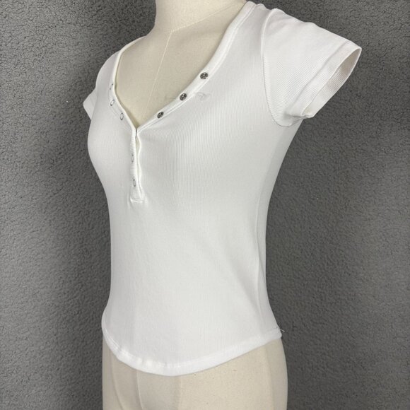 Planet Heart White Ribbed Short Sleeve Henley Top Small 3/4 Button Up NWOT's. - Picture 4 of 7
